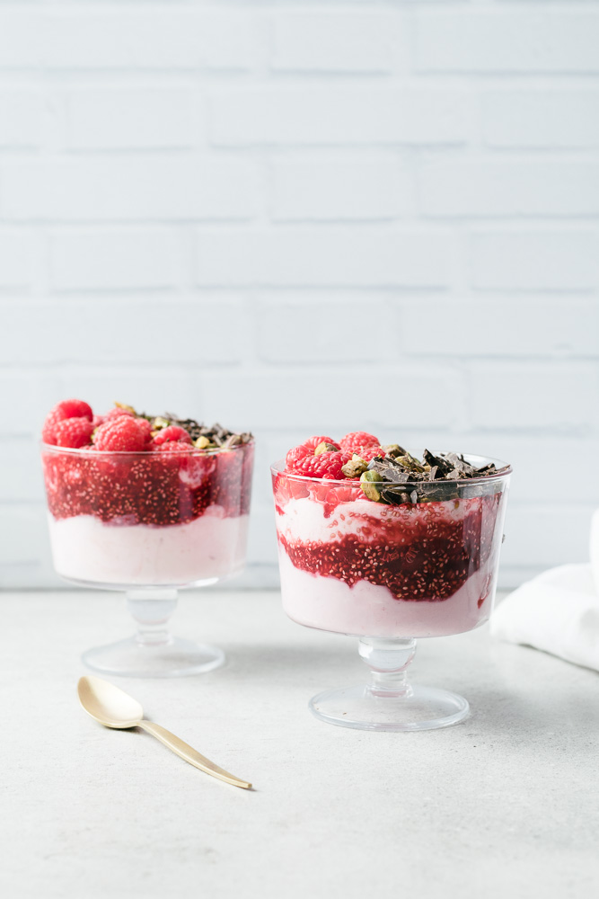 Verrine à la framboise, pistache et chocolat