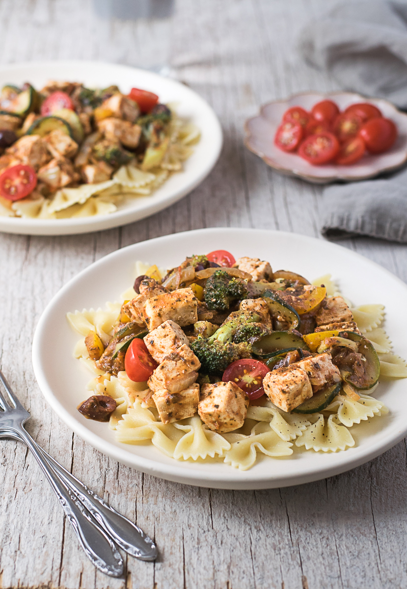 Tofu au pesto et tomates