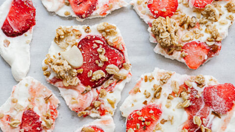 écorces de yogourt glacé aux fraises